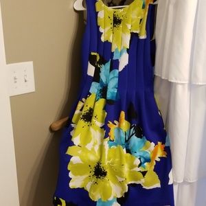 Ladies floral dress size 4